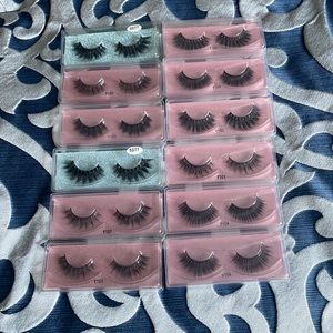 A Pack of 22 Lash Sets